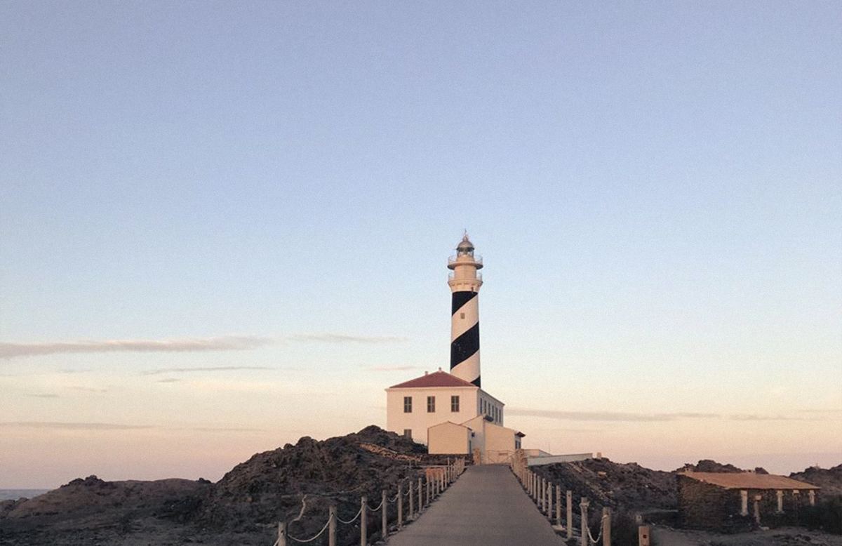 Camí cap al far de Favàritx, a Menorca
